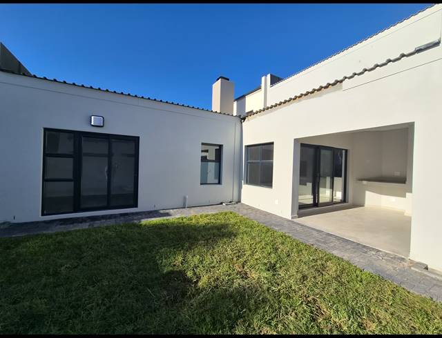 4 BEDROOM HOUSE FOR SALE IN SANDOWN